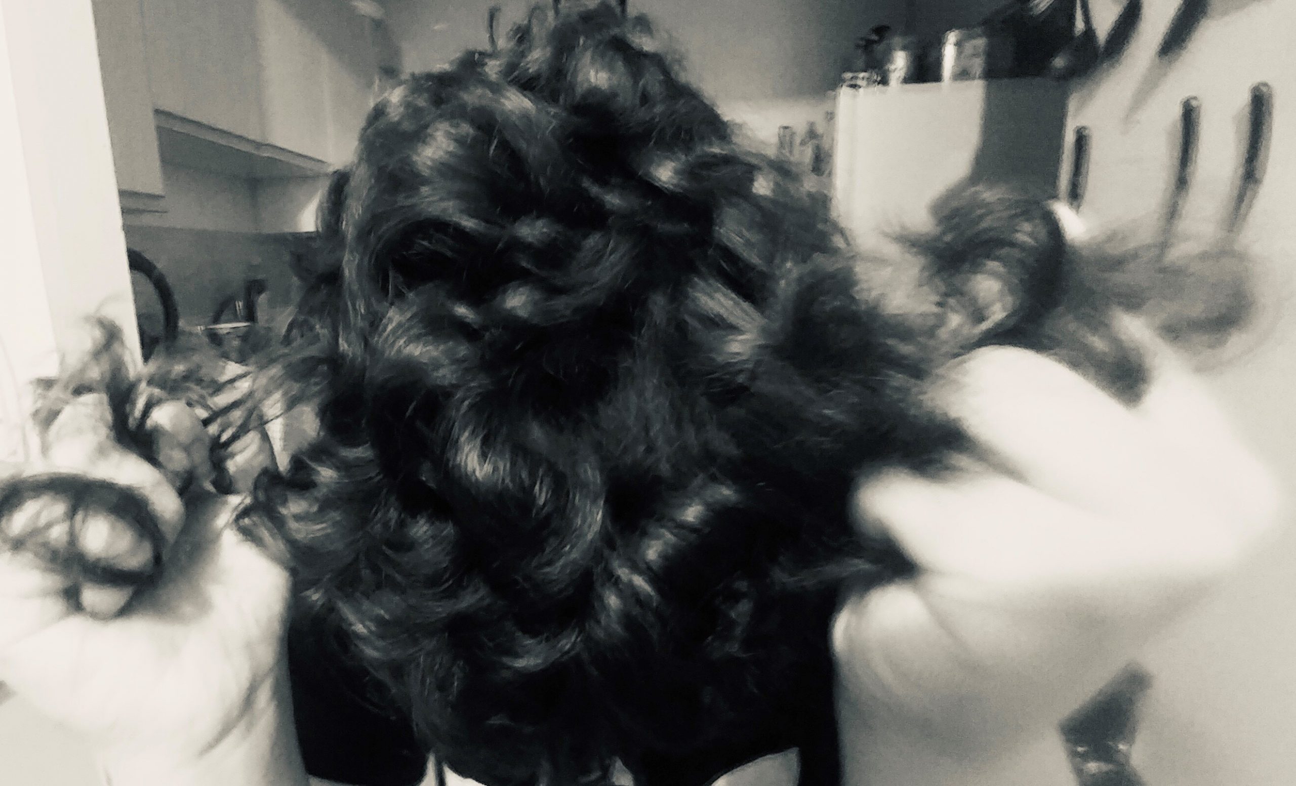 Ma maladie mentale m’amène à remettre en question ma propre force. Je crois que je ne suis pas assez fort. Il y a un manque de confiance constant. J’en arrive à vouloir m’arracher les cheveux, tant je suis frustré.